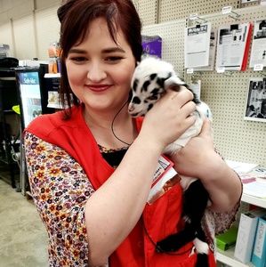 Meet your Posher, Emily